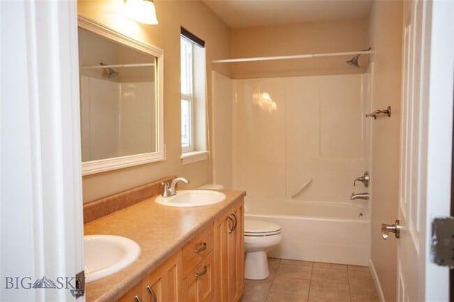 Building Photo - Single family home for rent in Valley West