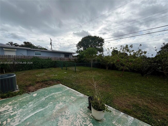 Building Photo - 952 Churchill Rd