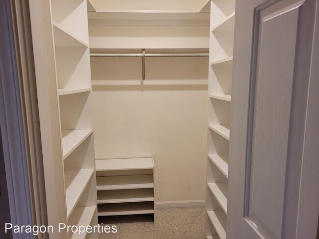 Building Photo - 4 br, 4.5 bath House - 120 Botanical Circle