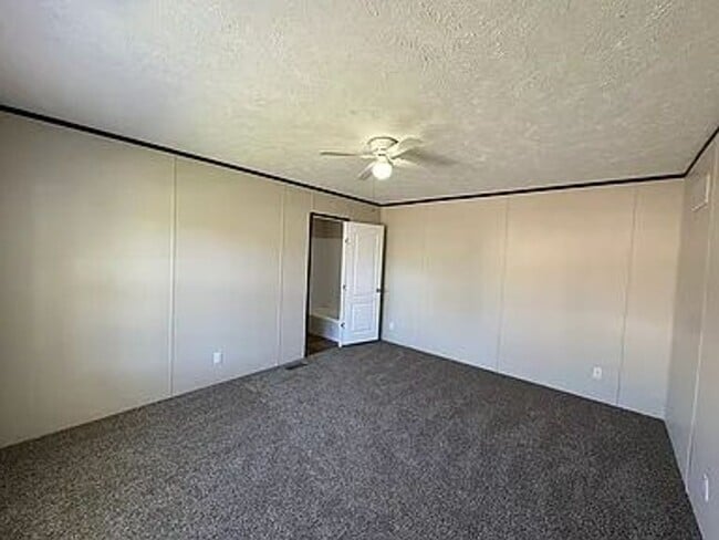Building Photo - 47 Bluebird Hill Dr