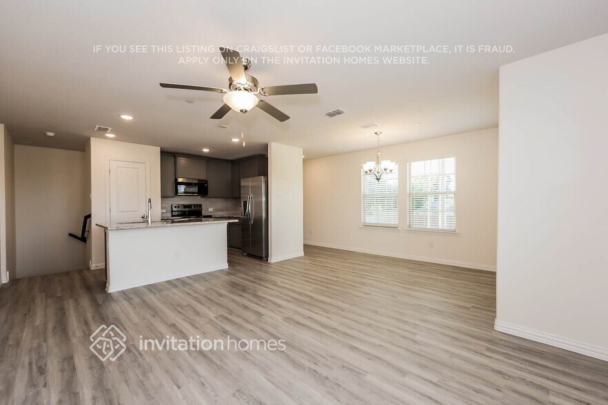 Building Photo - 746 Bonnet Trl