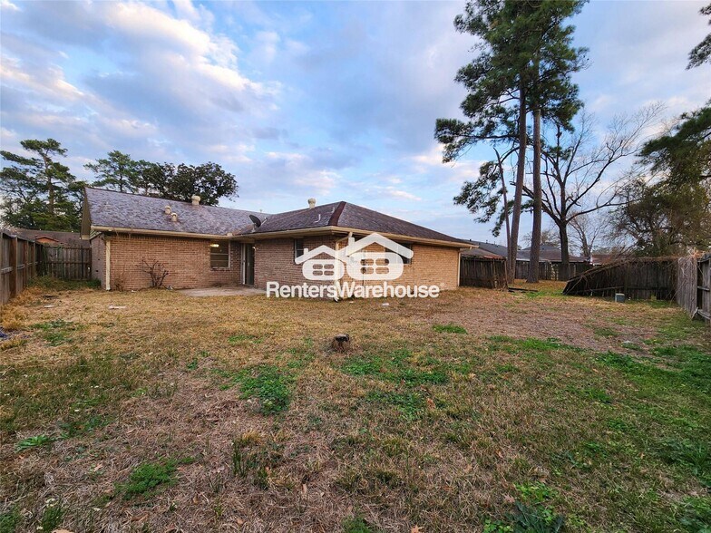 Building Photo - 9619 Guest St