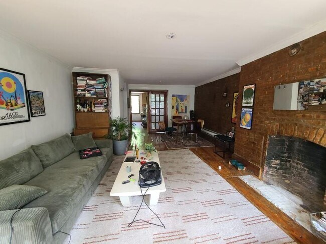 Building Photo - 2 bedroom in NEW YORK NY 10009