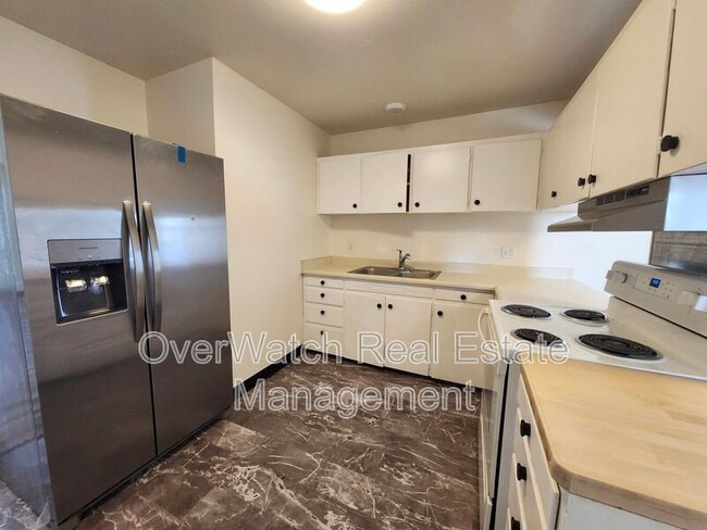 Building Photo - 3925 E 9th Ave