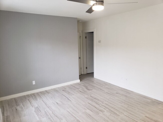 Building Photo - 1 Br in the Heart of Orange