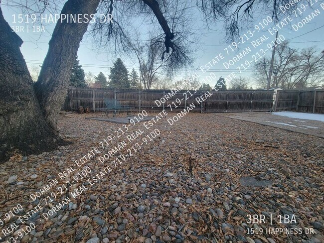 Building Photo - 1519 Happiness Dr