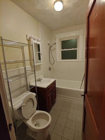 Building Photo - 18 Pearl St