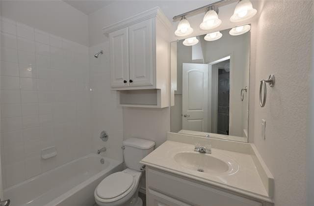 Building Photo - 808 Bahar Ct
