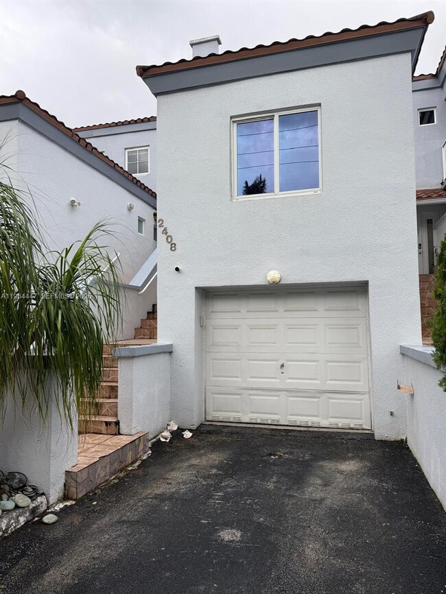 Building Photo - 2408 NE 135th St