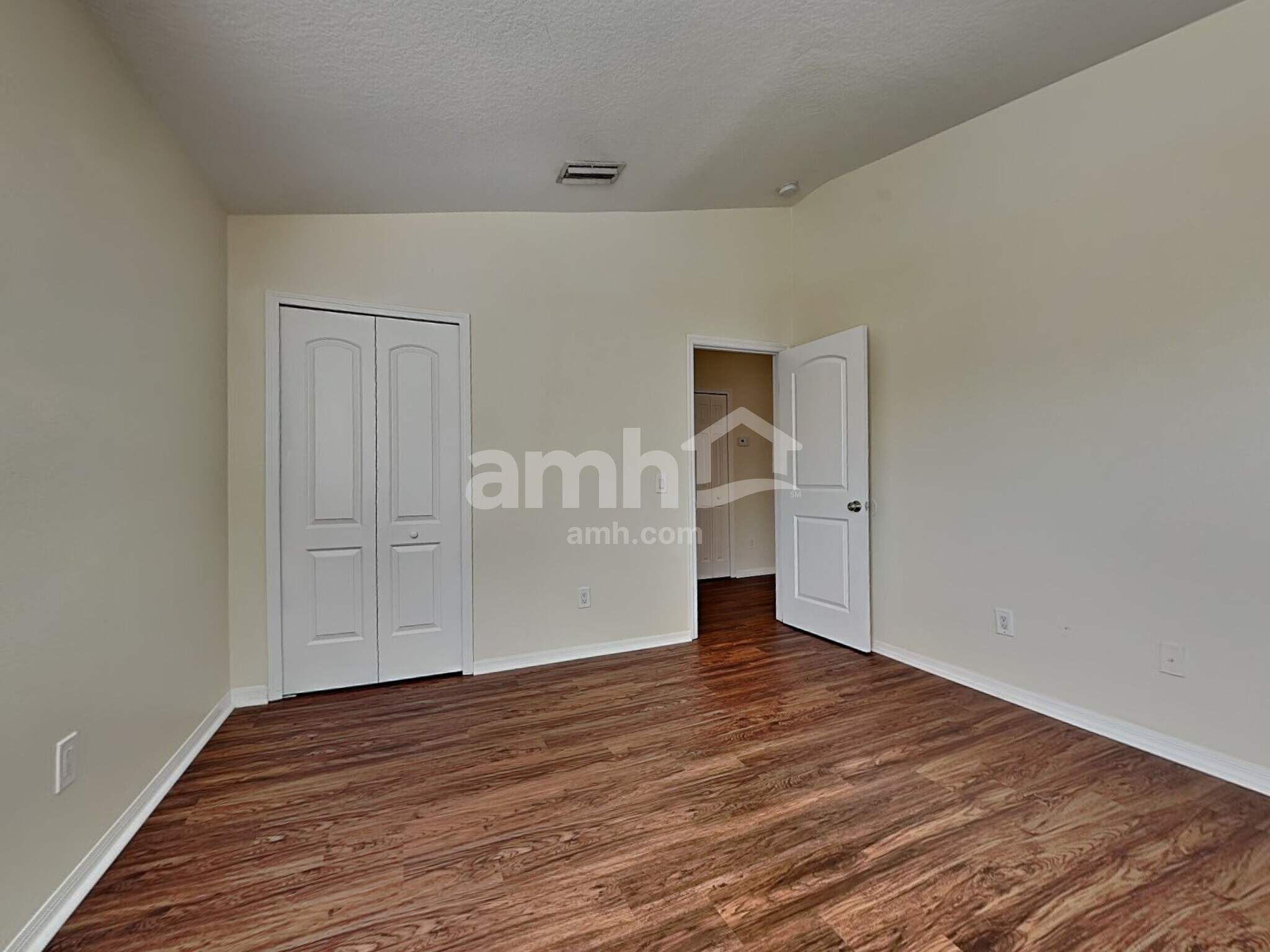 Building Photo - 8535 Quarter Horse Dr