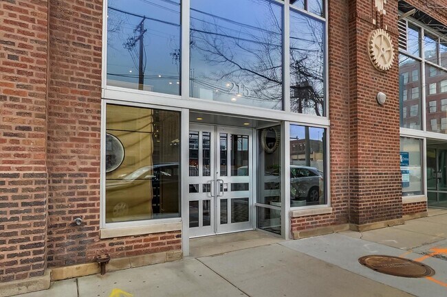 Building Photo - 215 N Aberdeen St