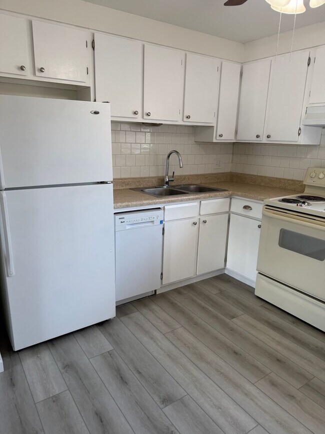 Building Photo - 1809 Eagle View Dr