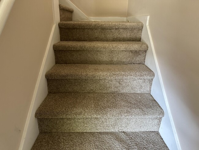 Building Photo - 116 Stoney Crossing