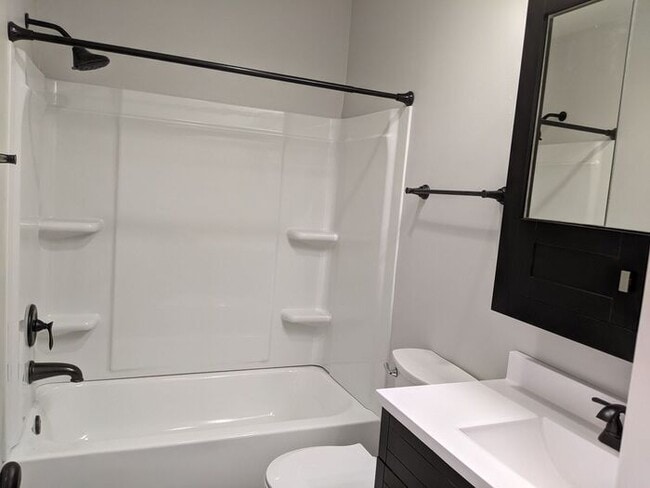 Building Photo - 2 Bedroom Brick Duplex North Terre Haute-T...