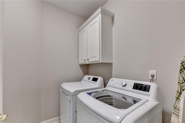 Building Photo - 106 Magnolia Grove