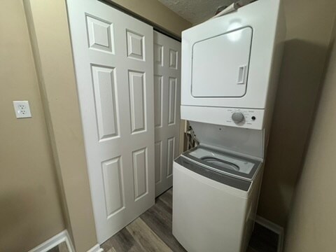 Building Photo - 907 Dover Dr