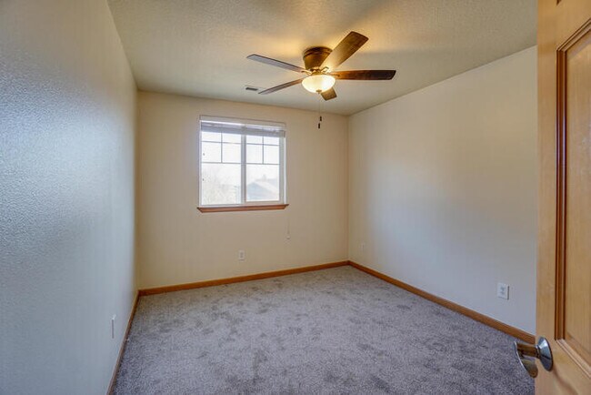 Building Photo - BEAUTIFUL FOUR BEDROOM IN CAMAS