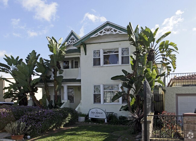 Building Photo - The Ivy House