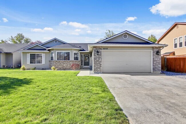 Building Photo - 4243 E Driftwood Dr