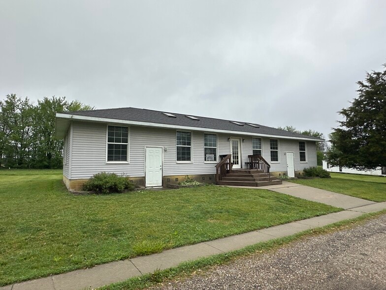 Building Photo - Cedar Village Community