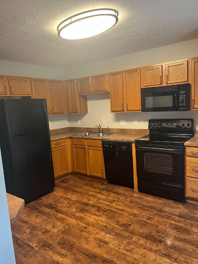 Building Photo - Charming 2 Bed, 2.5 Bath Townhouse in Nashville - Perfect Rental Opportunity!