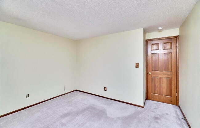 Building Photo - 2304 Yellowstone Park Ct