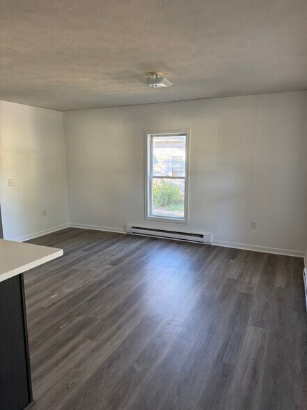 Kitchen Dining Area - 30 East Ave