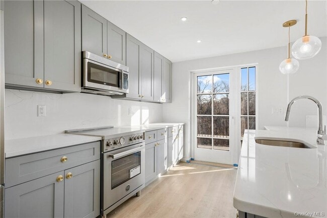 Building Photo - 139 Fifth Ave