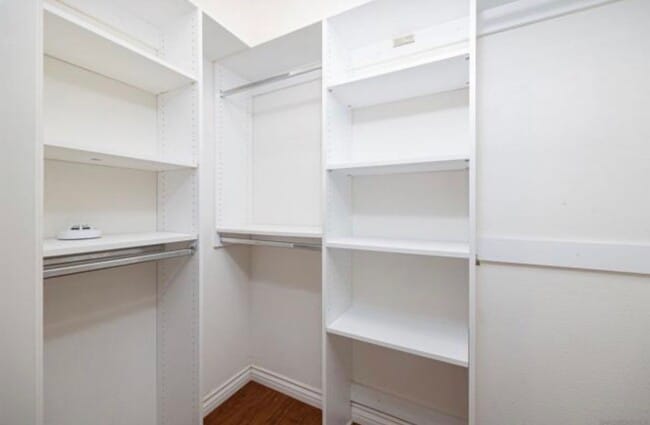 Building Photo - $2,950 - 1 Bed / 1 Bath Bottom Floor Beautiful Condo at Regents La Jolla