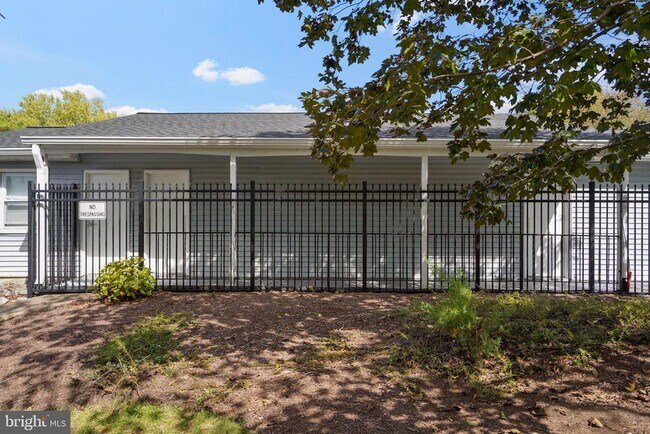 Building Photo - 6351 Rockshire St