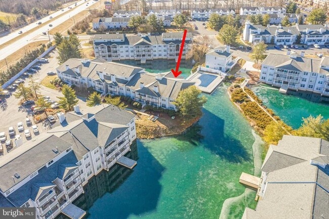 Building Photo - 600 Waters Edge Dr