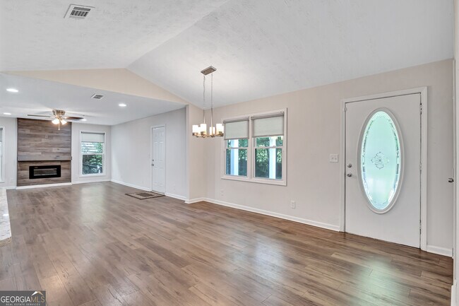 Building Photo - 5772 Lilburn Stone Mountain Rd