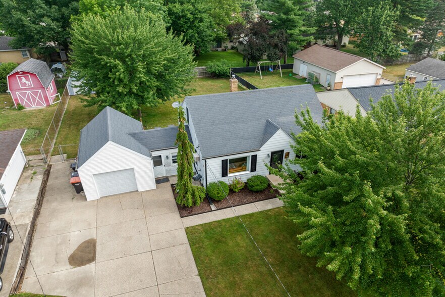 Aerial View - 507 Fontenelle St SE