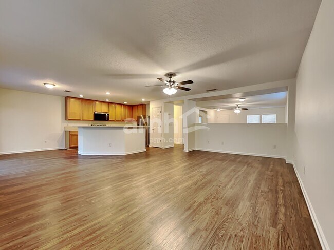 Building Photo - 2260 Brian Lakes Dr E