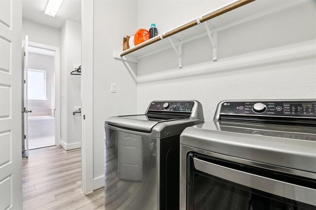 Building Photo - 4608 Pleasant Pl