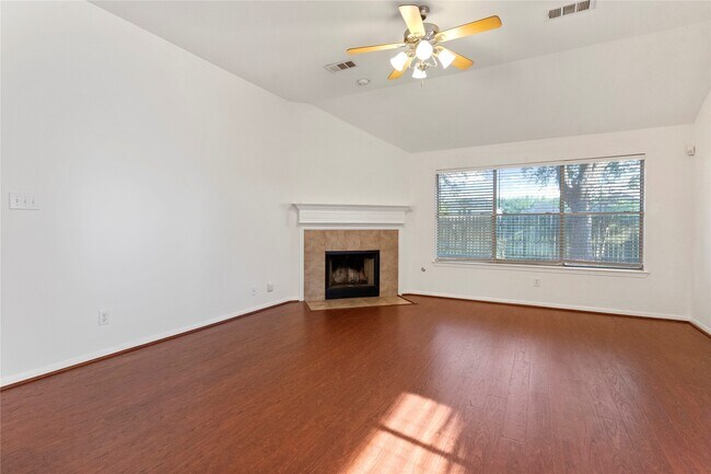 Building Photo - 3135 Stratford Bend Dr