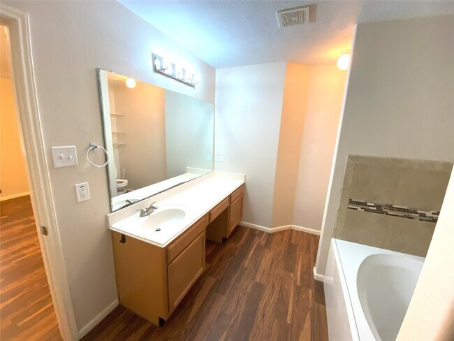 Building Photo - 2615 Elder Park Ct