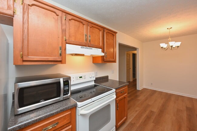 Building Photo - Car-free convenience! Modern 3 Bed Home Minutes from Downtown Gallatin