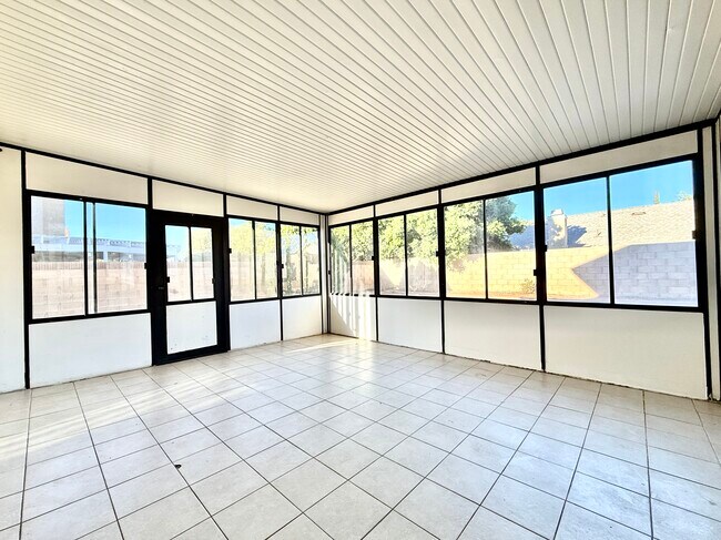 Building Photo - 37416 Daybreak St