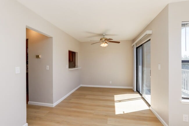 Building Photo - Sunny Potrero Hill 3BR / 1BA Townhome | Private Yard | YouTube Tour