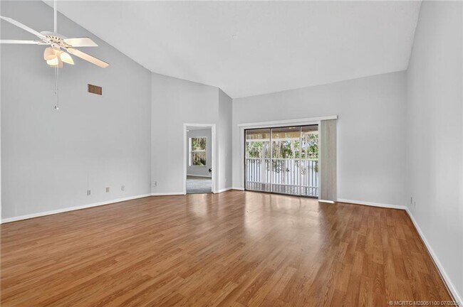 Building Photo - 6060 SE Martinique Dr