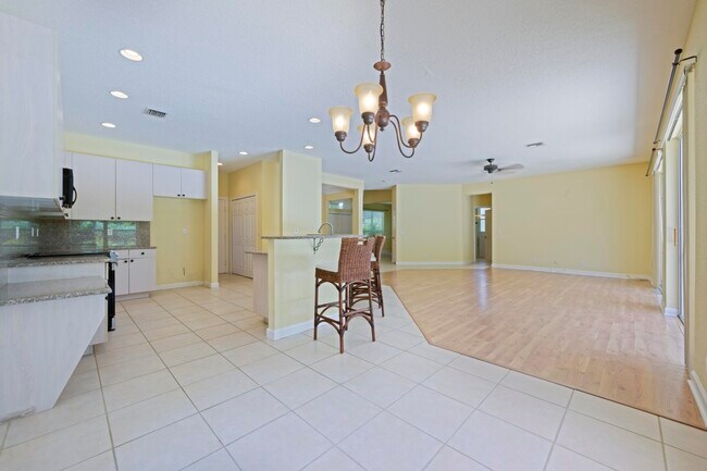 Building Photo - 248 Bluejay Ln