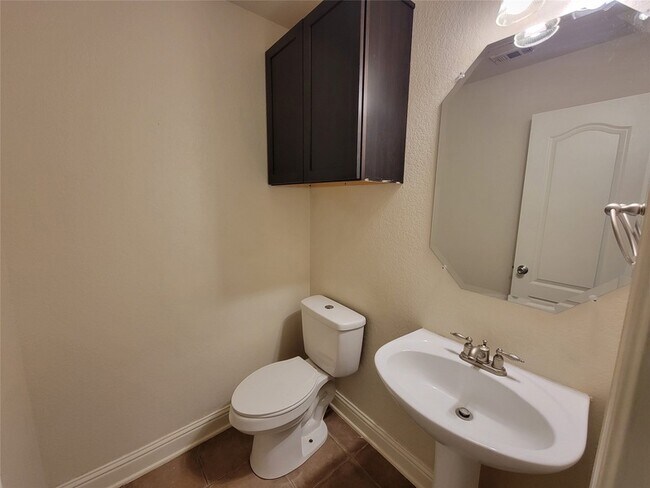 Building Photo - 9717 Sinclair St