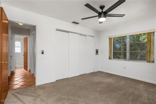 Building Photo - 48 Republic Dr