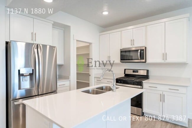 Building Photo - 1137 N 1880 W