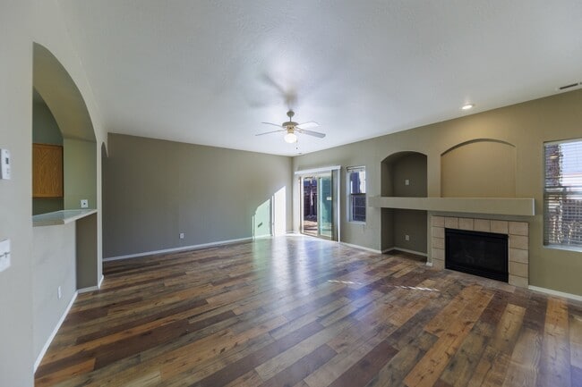 Building Photo - 19 W Soap Creek Trail