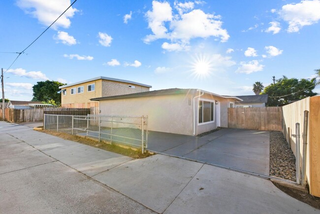 Building Photo - 1135 Florida St