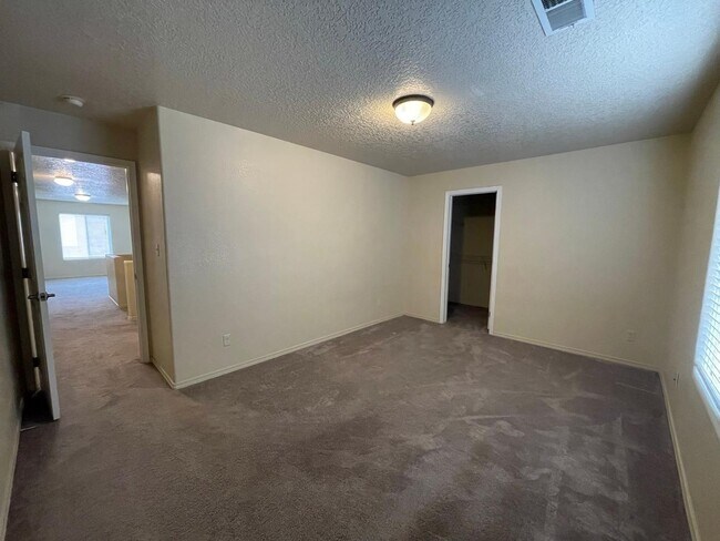 Building Photo - 9620 Sundoro Pl NW