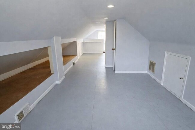 Building Photo - 9204 51st Ave