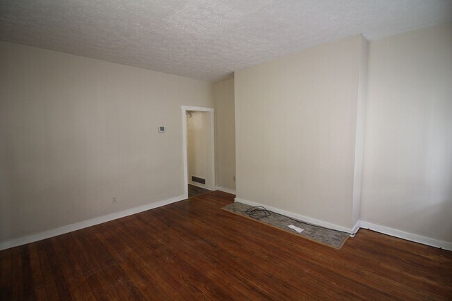 Building Photo - 135/137 E. 4th